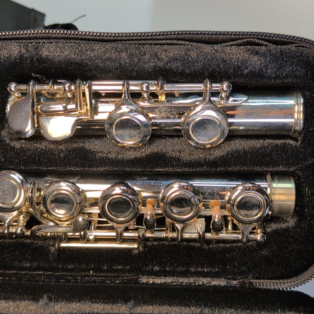 Flute with Case - Picture 8 of 9